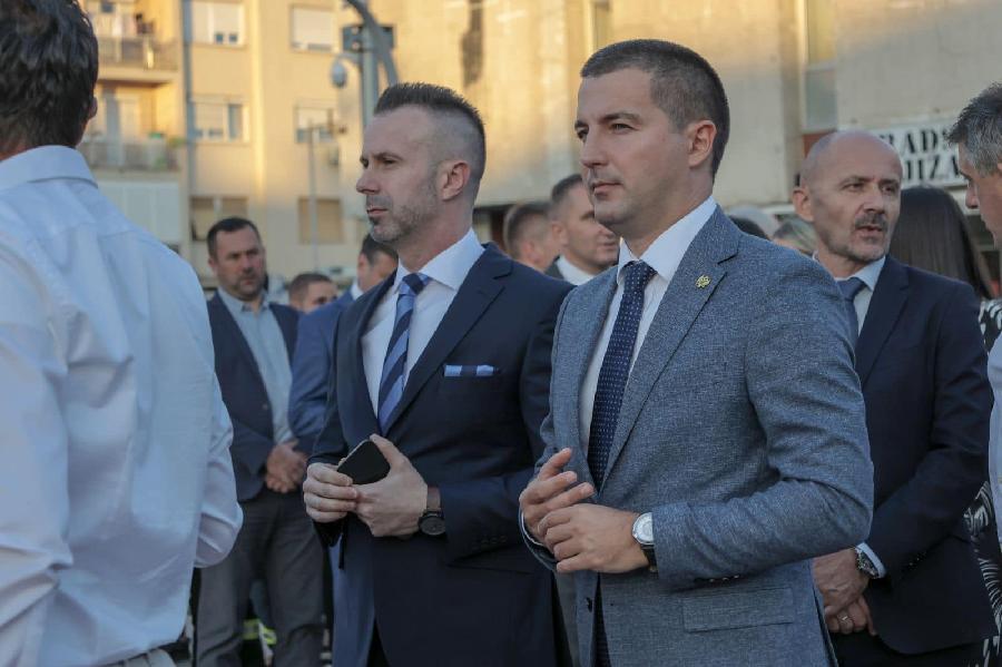 NAPADI NA NOVINARE KAO POTVRDA OPASNIH VEZA: Bogdanović i Bečić