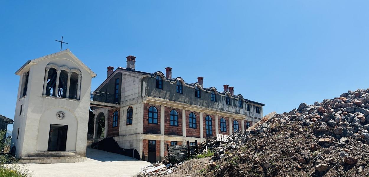 „Sveti zidovi“ nikli mimo zakona: Konak Srpske pravoslavne crkve (Foto: Portal ETV/Anja Ivanović)