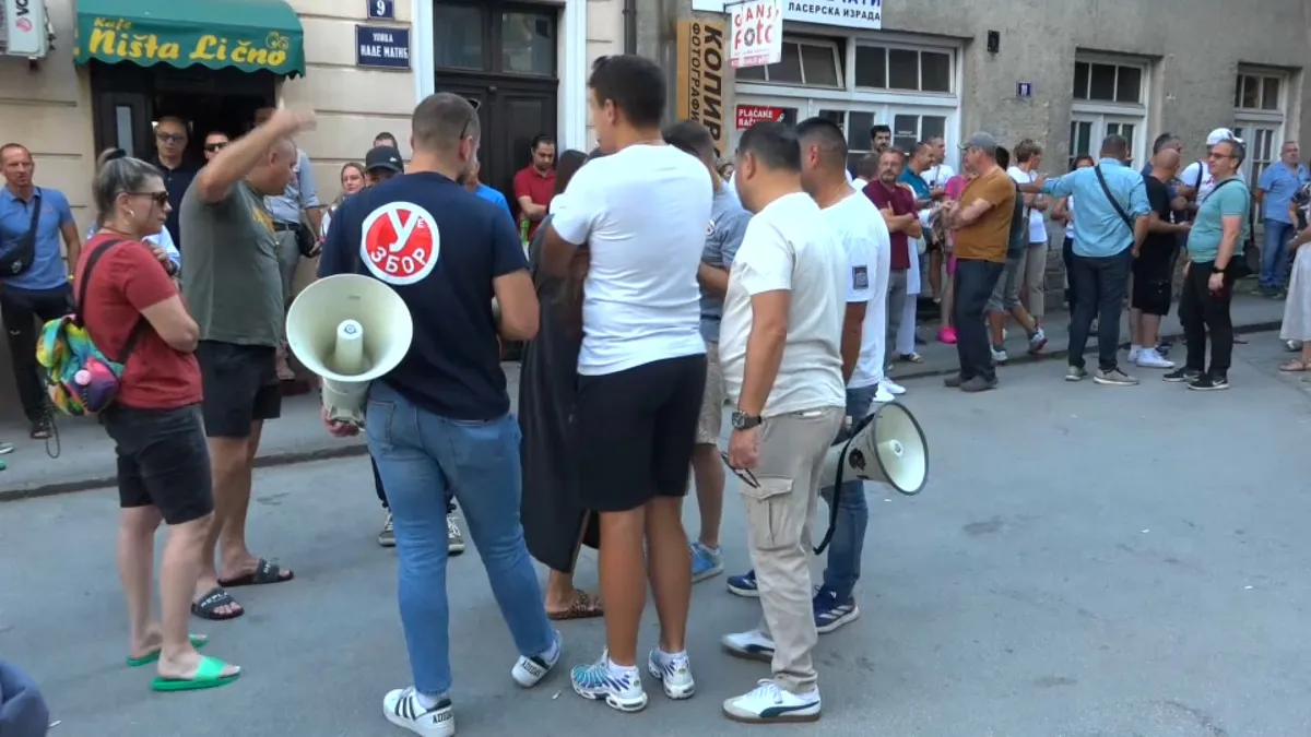 Jutros ispred suda u Užicu (Foto: N1)