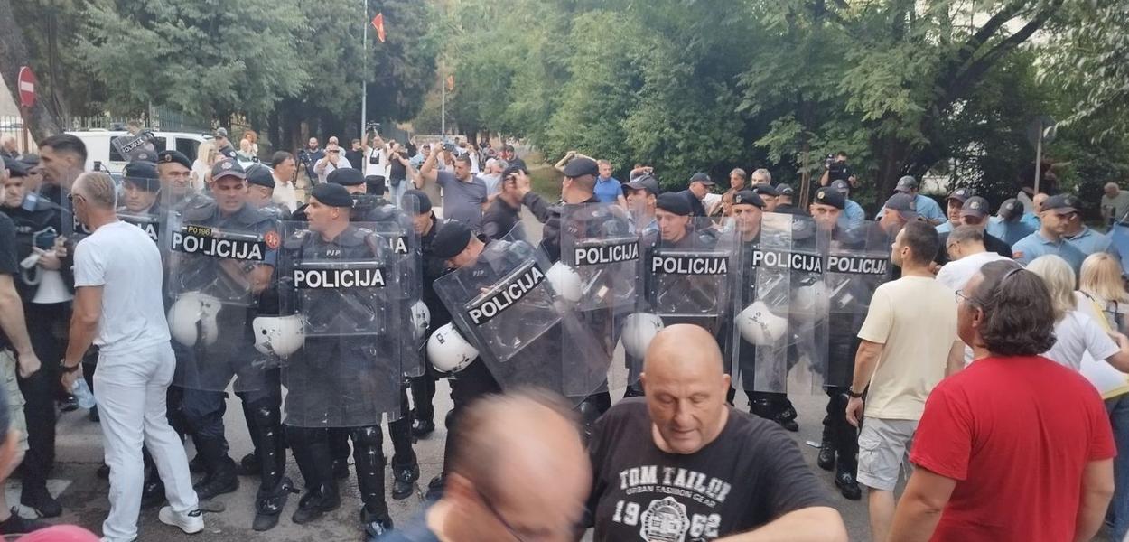 Sa sinoćnjeg protesta (Foto: Portal ETV/Duško Mihailović)