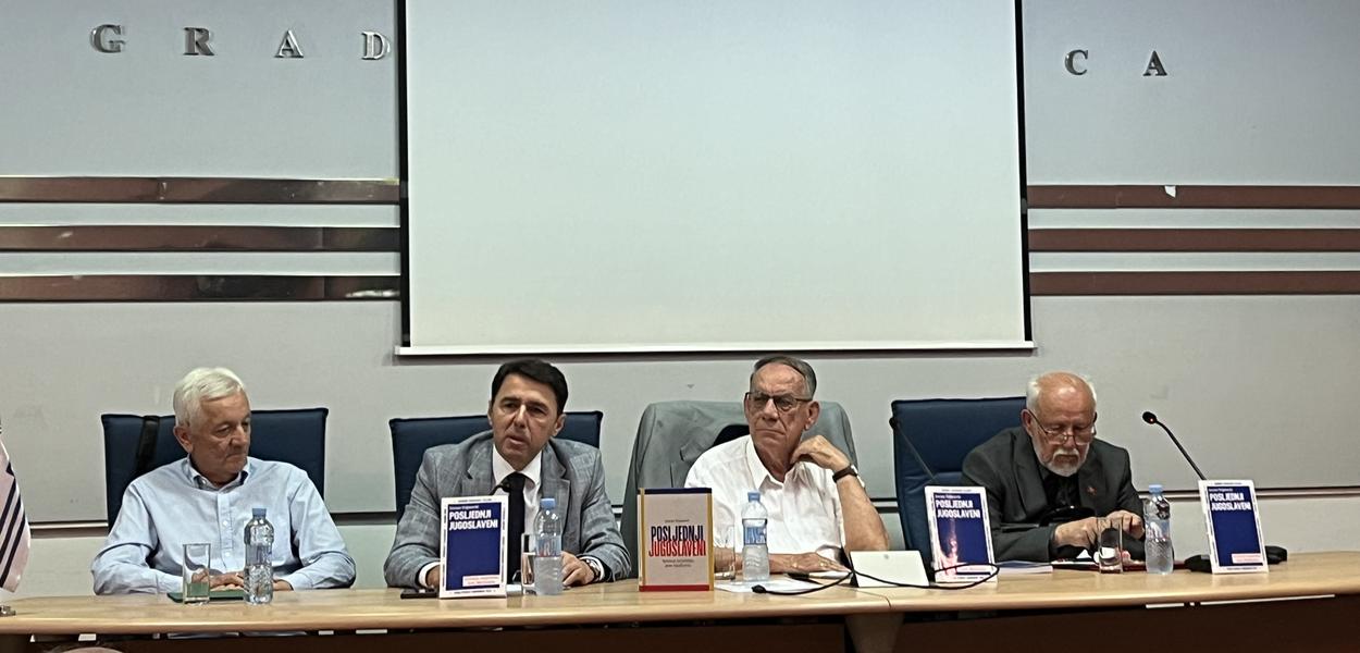 Sa promocije u KIC-u "Budo Tomović" (Foto: Portal ETV/Tamara Klikovac)