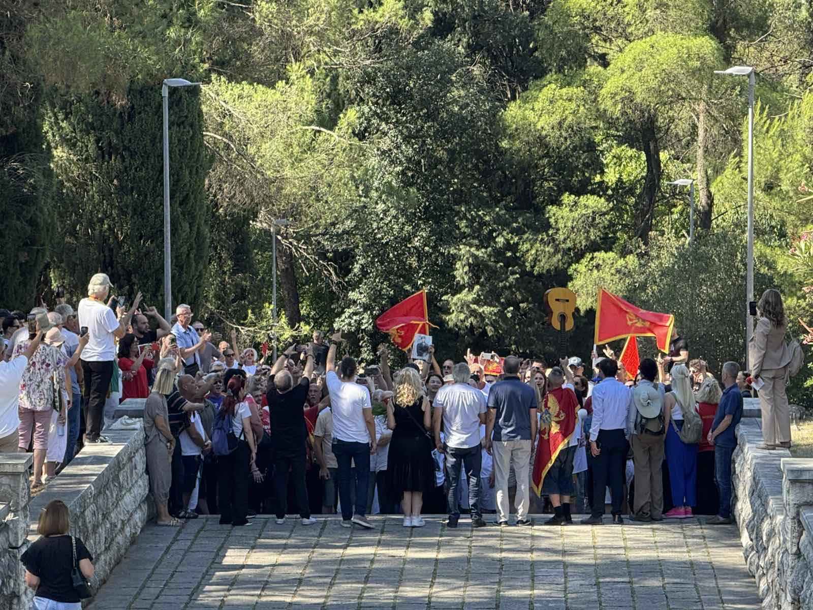 okupljanje - 13. jul