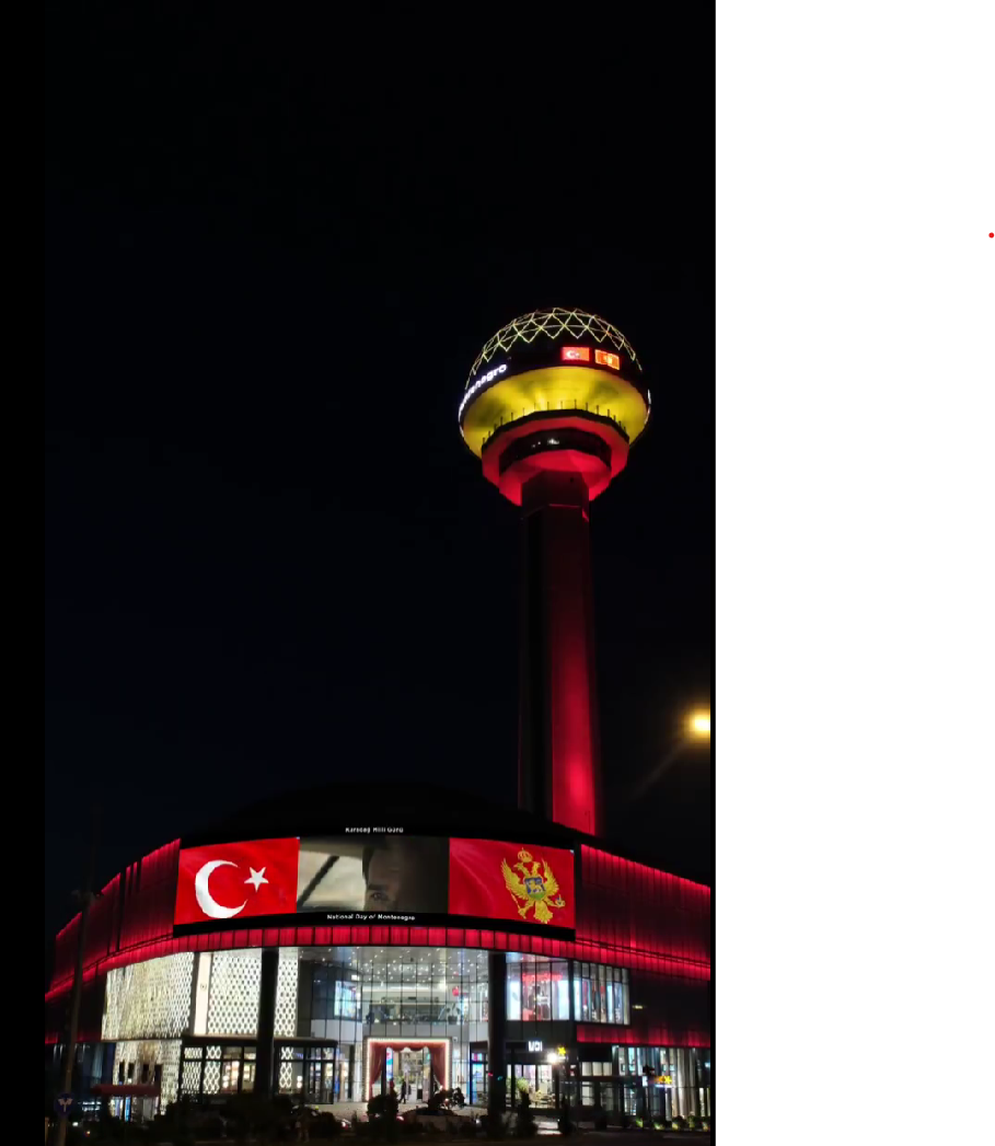 Simbol grada Ankare osvijetljen u bojama crnogorske zastave (Foto: MVP/X)