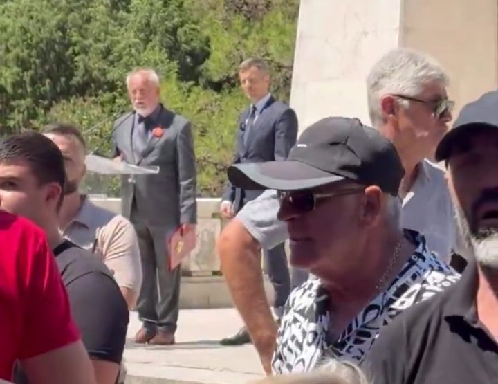 NEPRILAGOĐENI SUBNOR I ,,PRILAGOĐENI" MUJOVIĆ: Detalj sa obilježavanja 13. jula na Gorici 