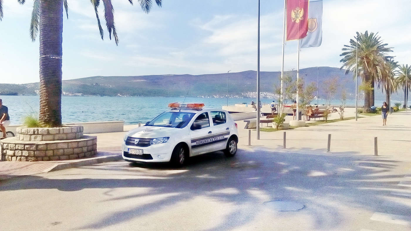 UNUTRAŠNJA PREVIRANJA: Policija u Tivtu 