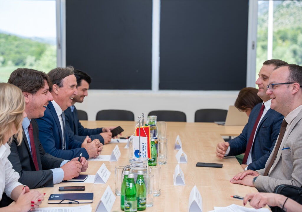 BEZ REAKCIJE NA DEŠAVANJA U REGIONALNOM VODOVODU: Umjesto poziva na odgovornost, Ćulafić u gostima kod Lakušića i Radovića (Foto: Regionalni vodovod )