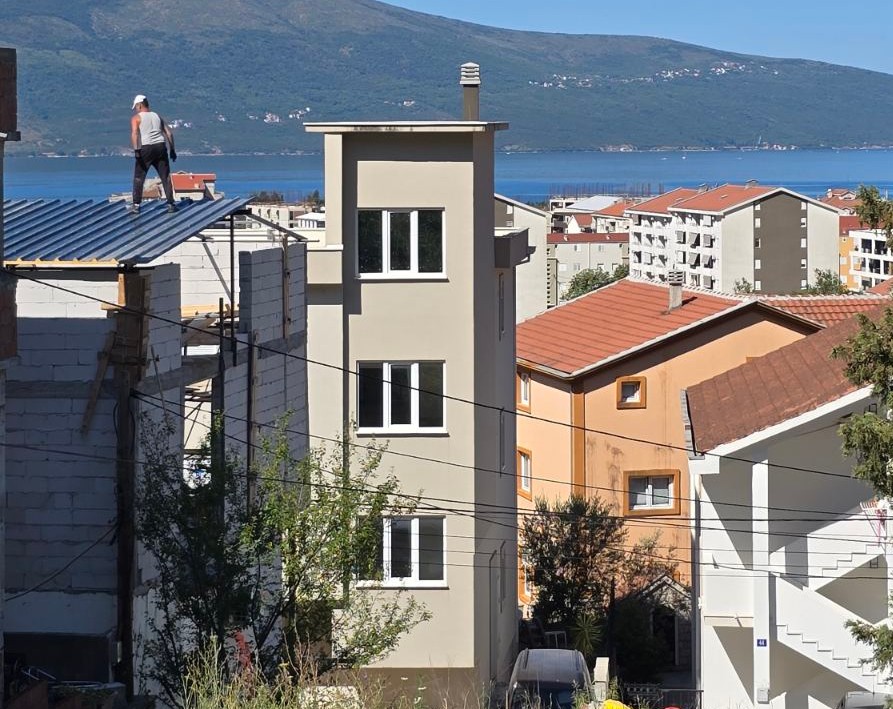 Nastavili radove čim je pošao komunalni inspektor (Foto: UGC)