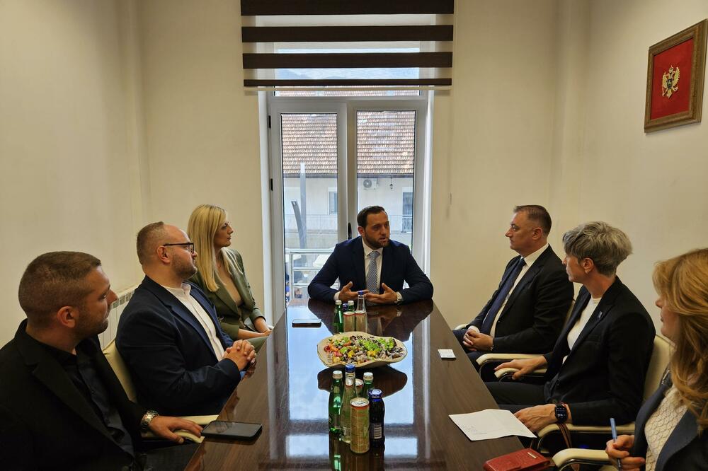 (Foto: Ministarstvo socijalnog staranja, brige o porodici i demografije)