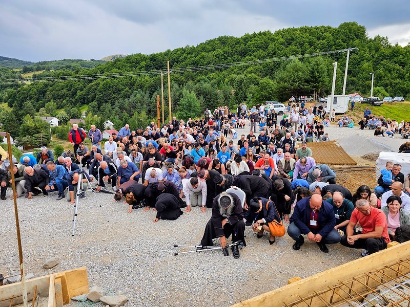 Osvećenje temelje crkve Svetog Stefana Visokog na Veruši