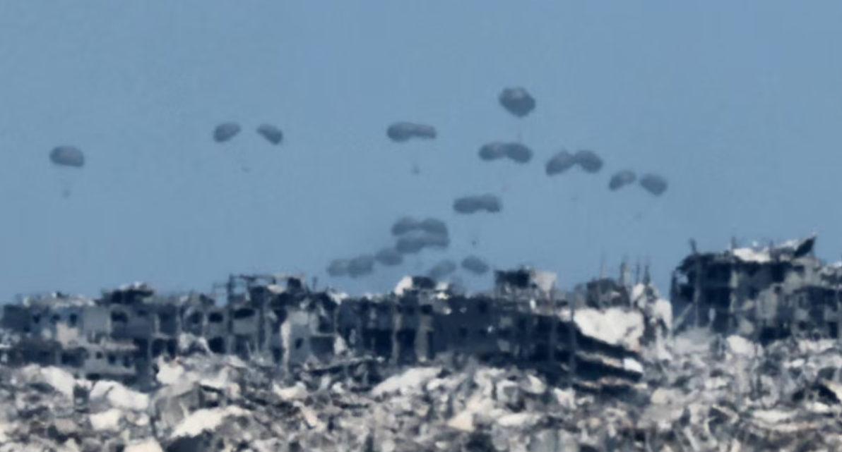 Pomoć iz vazduha (Foto: AFP)