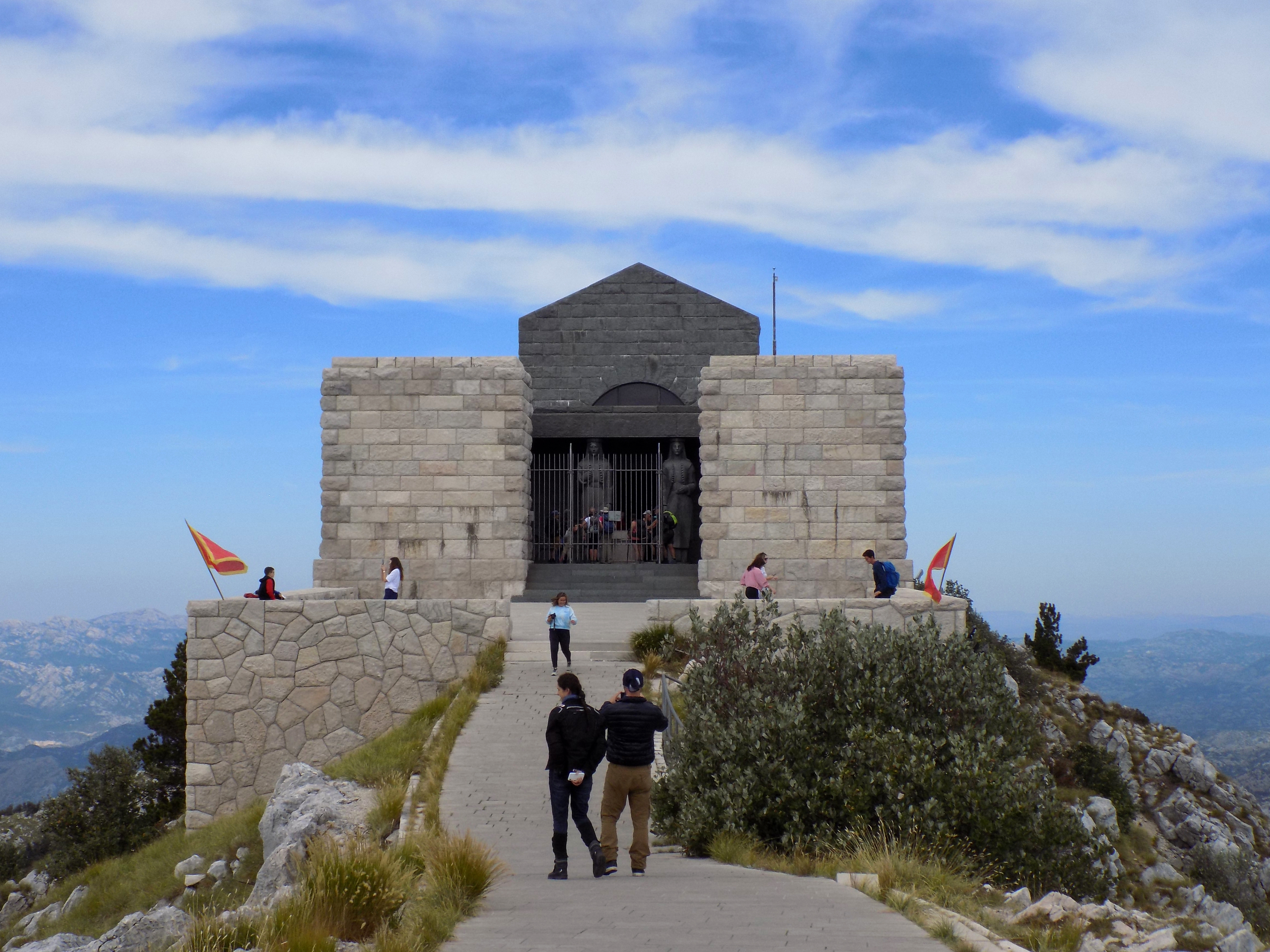 NA METI ,,SRPSKOG SVETA": Mauzolej na Lovćenu 