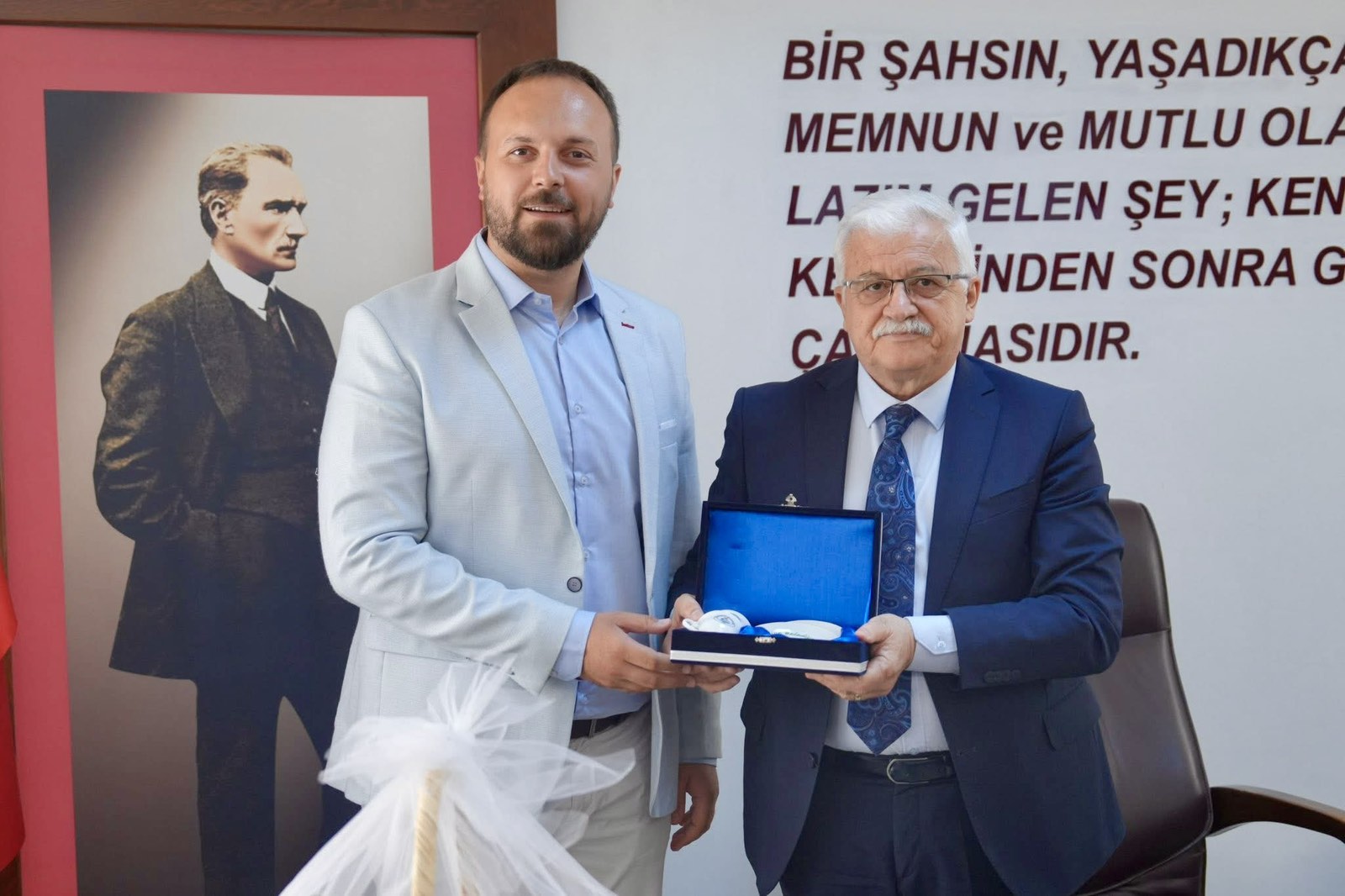 Šahman sa gradonačelnikom Burhanije Ali Kemalom