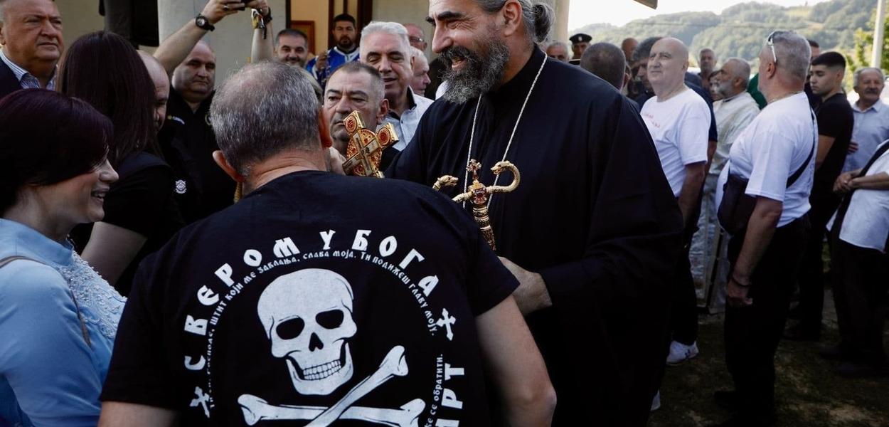 ČETNICI KAO OSLONAC: Metodije sa novočetnicima u Gornjem Zaostru (Foto: Stevo Vasiljević (Pobjeda))