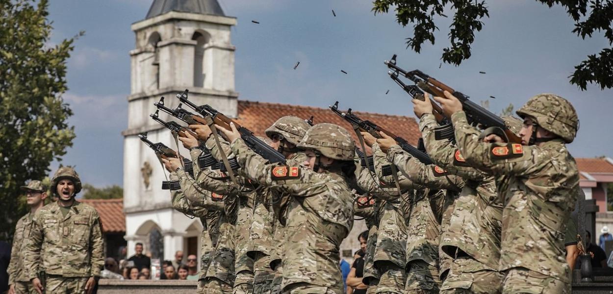 Počasna paljba (Foto: Ministarstvo odbrane)
