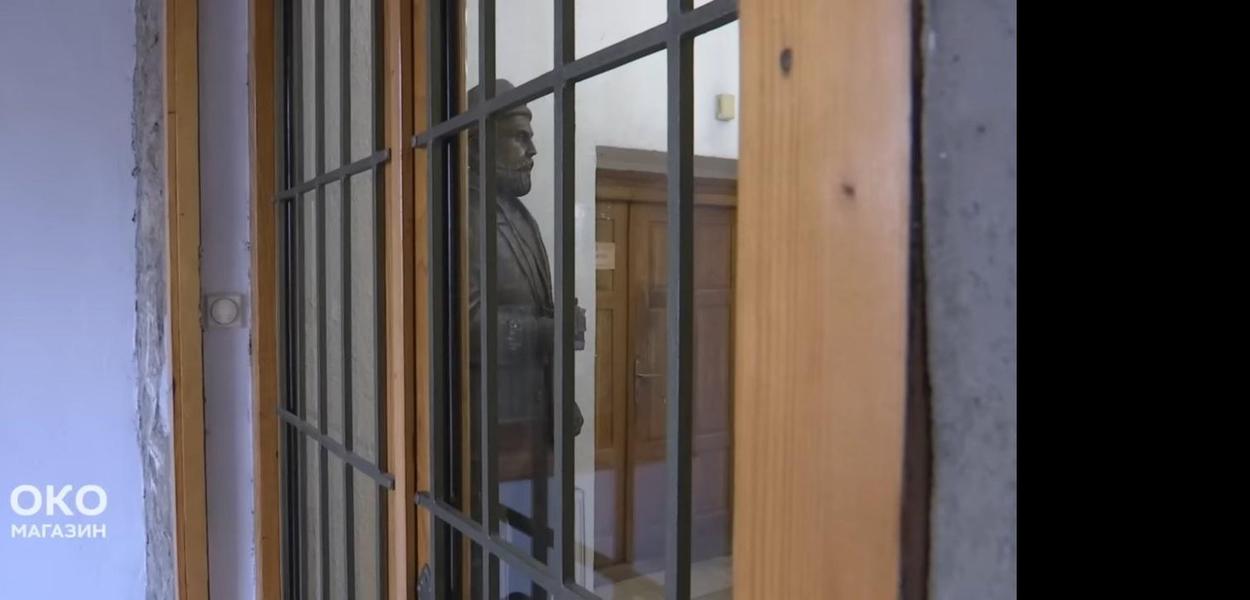 Spomenik Pavlu Đurišiću u manastiru Đurđevi stupovi (Foto: RTS/Screenshot)