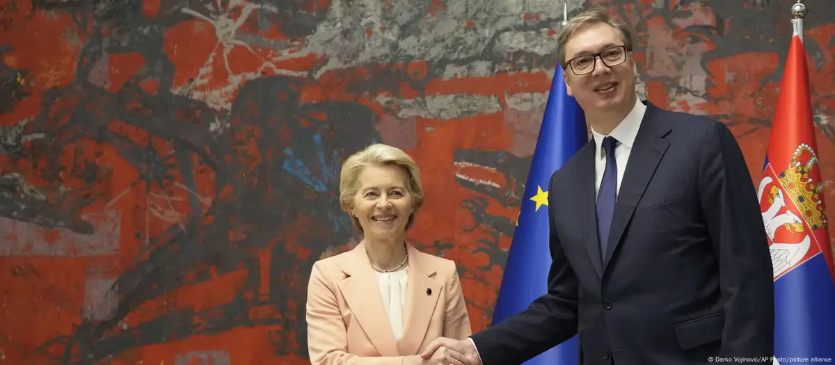 Ursula fon der Lajen i Aleksandar Vučić u Beogradu (oktobar 2024) (Foto: Darko Vojinovic/AP Photo/picture alliance)