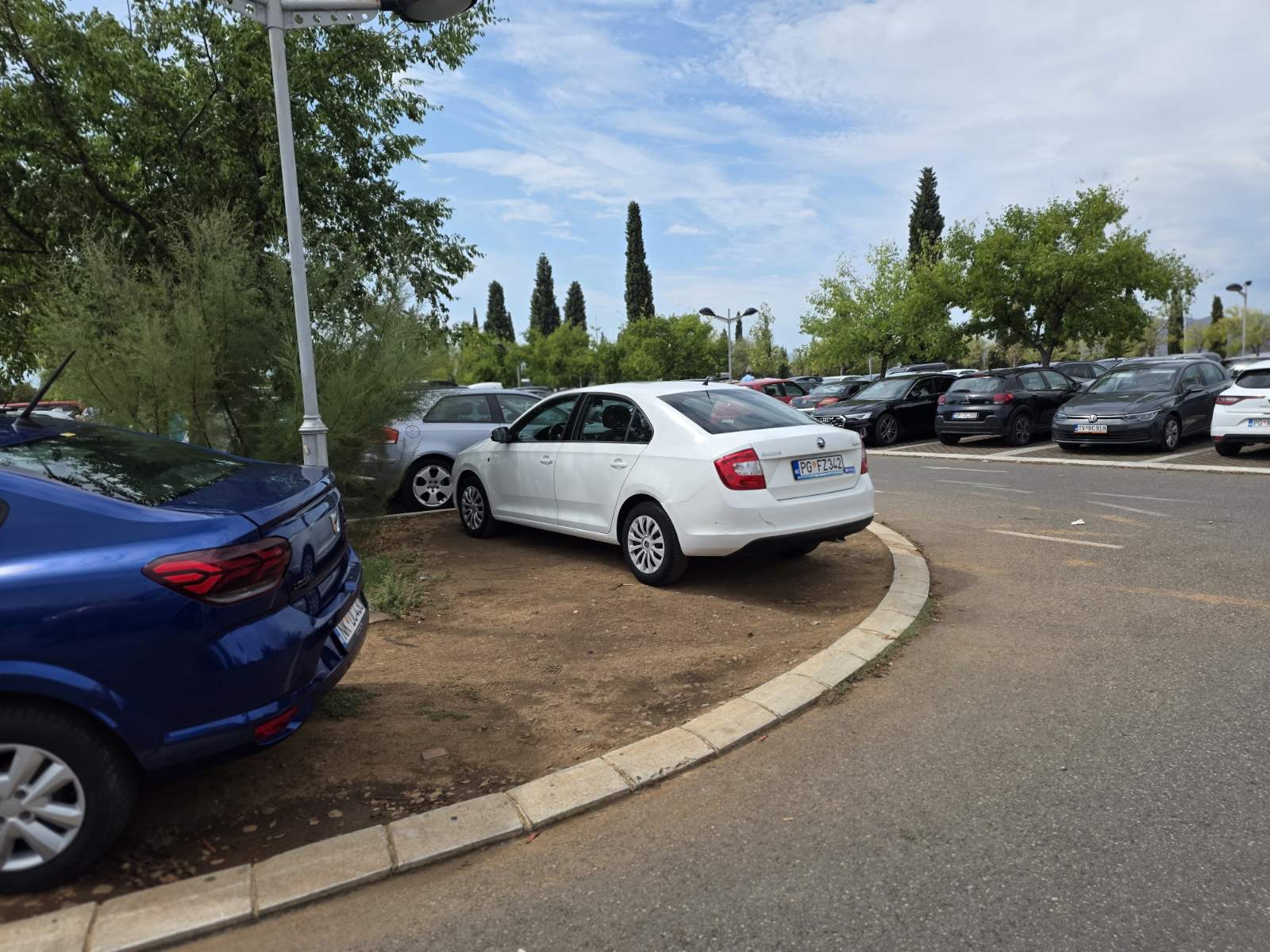 parking na Aerodromu Podgorica