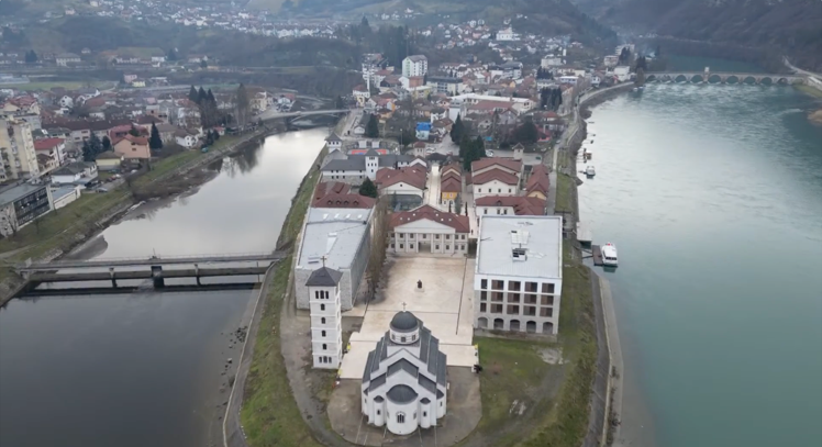 Ekskurzija „SARAJEVO“: Maskirani program vodi učenike u Višegrad i Andrićgrad