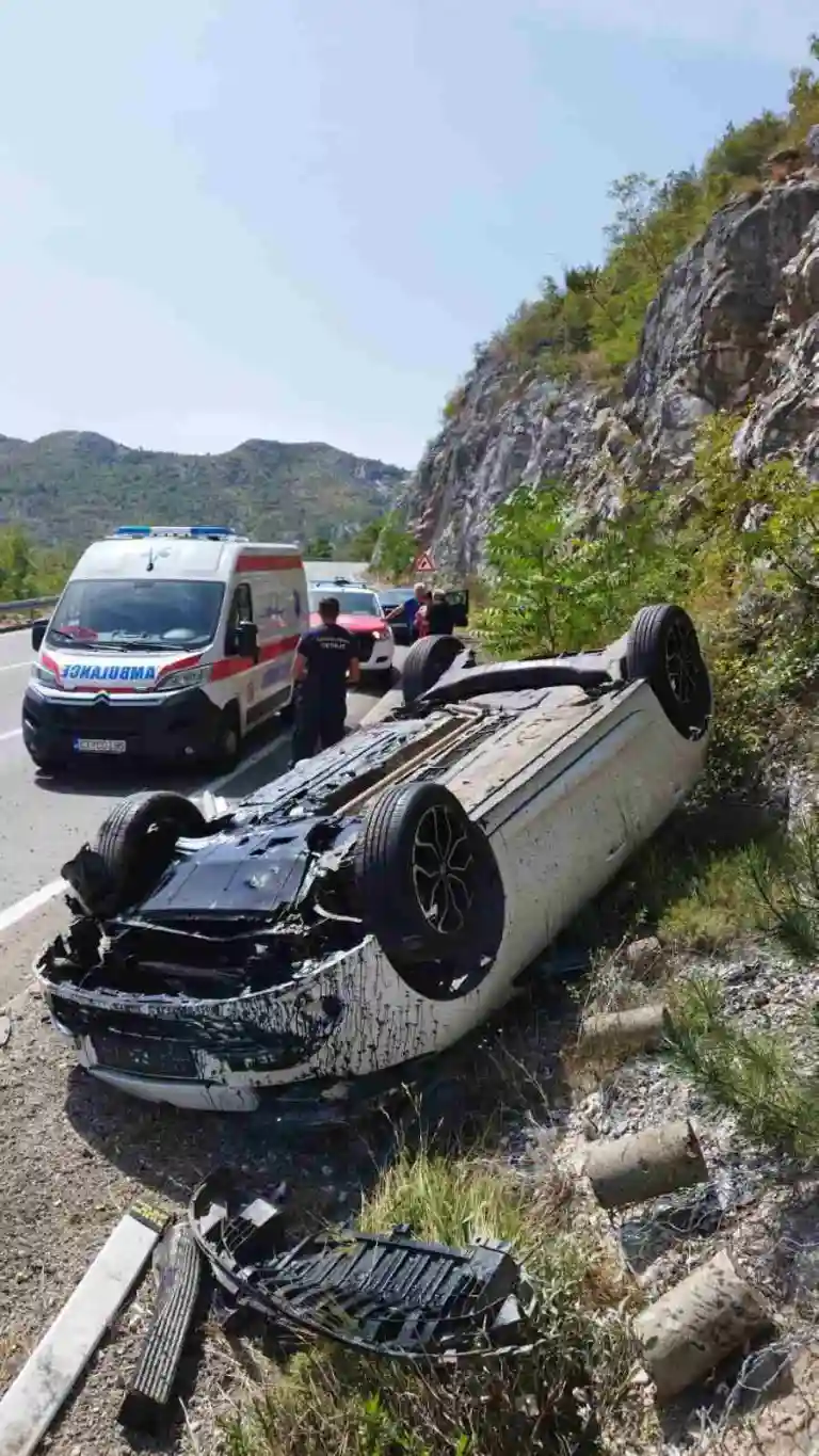 Sa mjesta nezgode (Foto: Služba zaštite i spašavanja Cetinje)