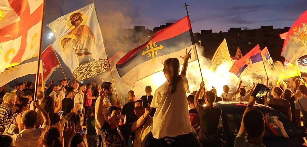 Slavlje na ulicama 30. avgusta (Foto: Dan)