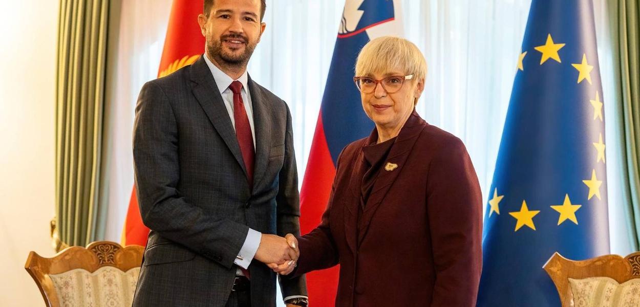 Kabinet predsjednika/Iks