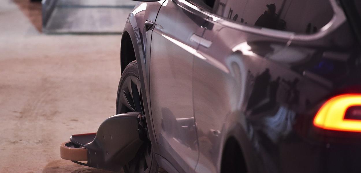 Takozvana kandža (Foto: AP/Robyn Beck/POOL PHOTO)