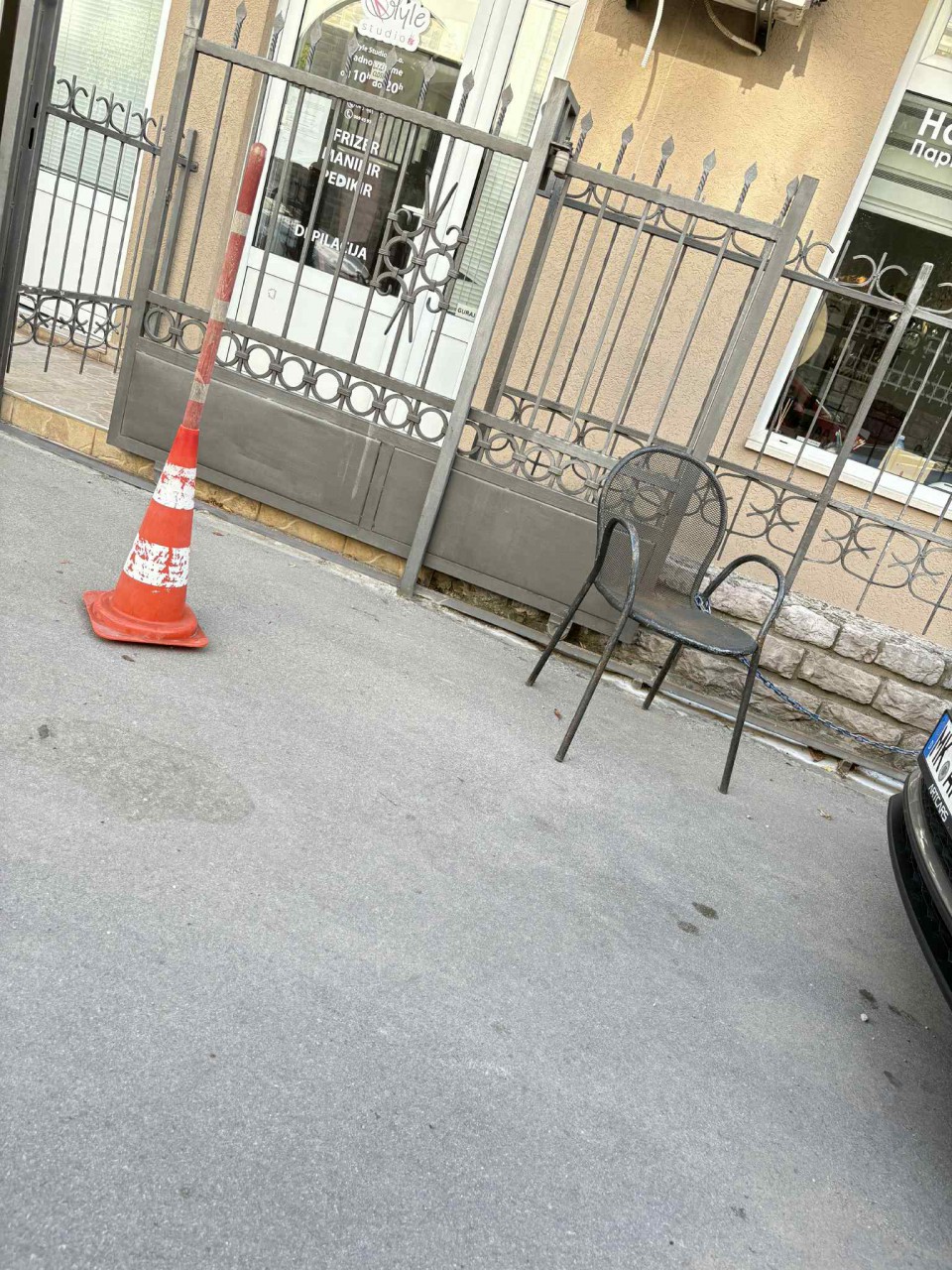 Blokiranje parking mjesta