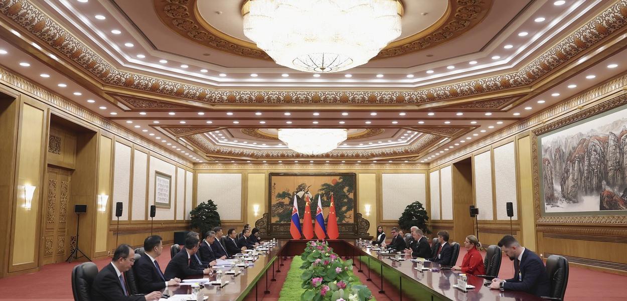 Sastanak Si Đinpinga i Roberta Fica u Kini (Foto: Lintao Zhang/Pool Photo via AP)