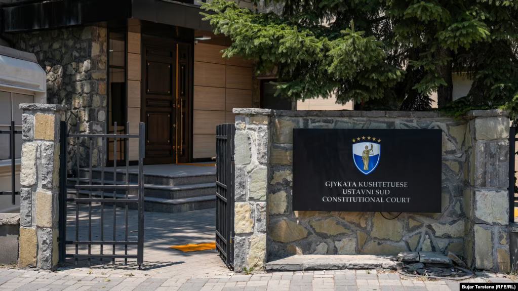 Zgrada Ustavnog suda Kosova, jun 2025. (Foto: Bujar Terstena (RFE/RL))