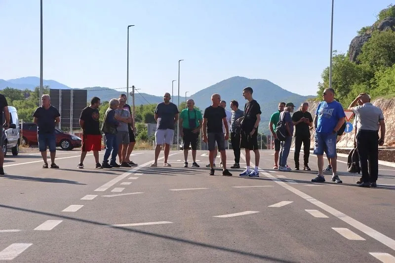 Sa blokade na Kruševom ždrijelu (Foto: Đuro Čelebić/Cetinjski list)
