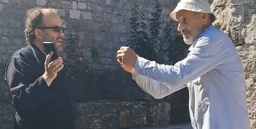 SVJEŠTENICI CRKVE SRBIJE SELEKTOVANE VIDEO ZAPISE DOSTAVILI BLISKIM MEDIJIMA: Nenad Nikaljević u raspravi sa igumanom (Foto: skrinšot)