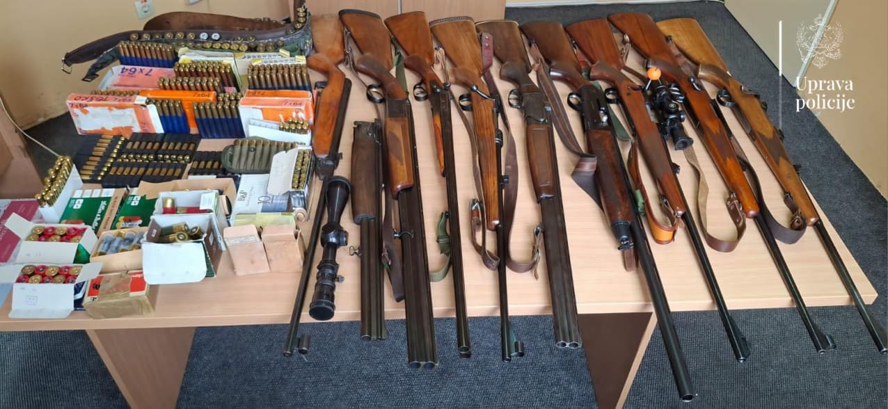 Oduzete puške i municija
