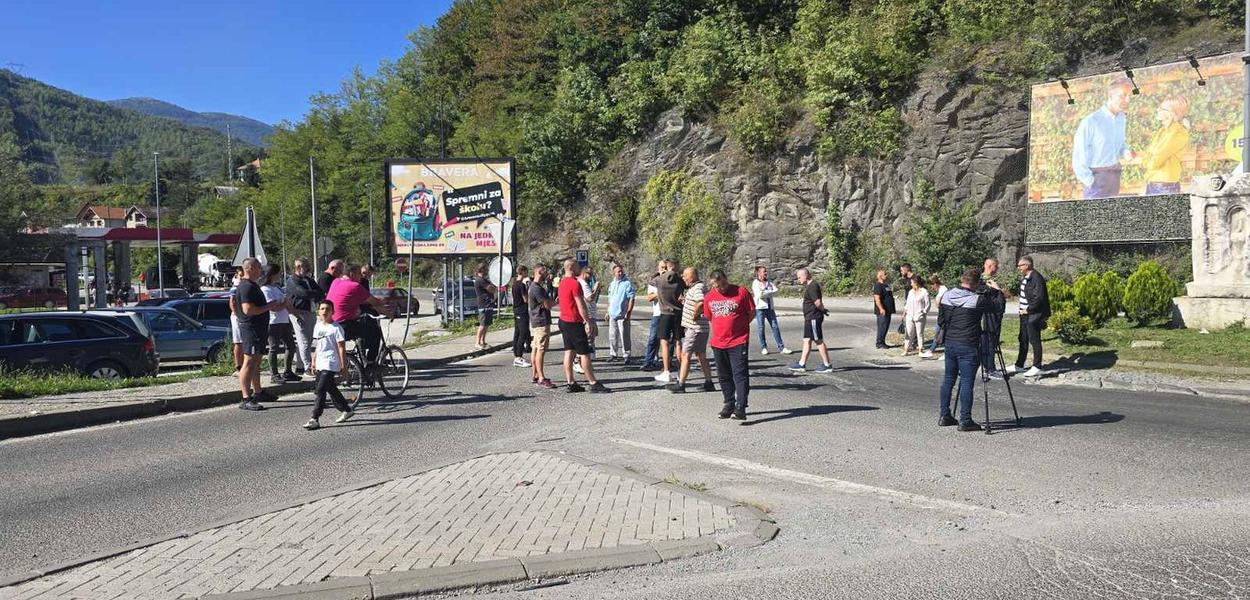Protest na Ribarevinama (Foto: Portal ETV/Arnela Hajdarpašić)