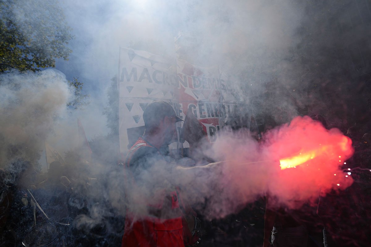 Sa protesta u Francuskoj (Foto: AP)