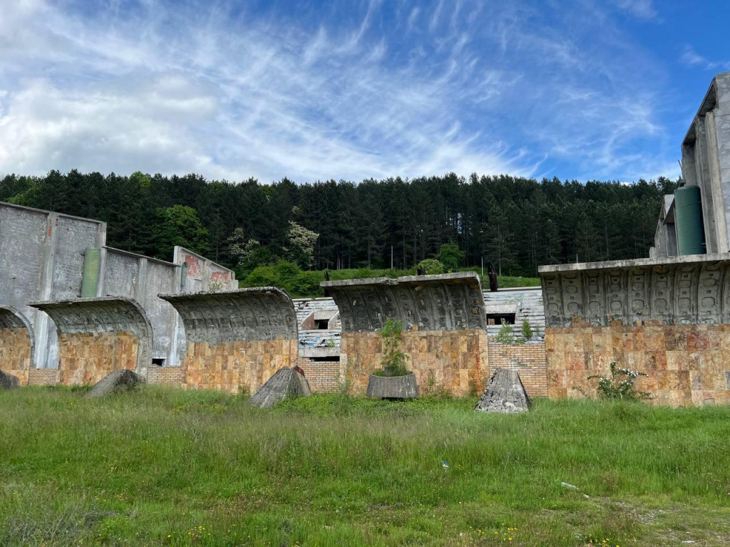 Ostaci stare sportske dvorane pod Jasikovcem (Foto: Darko Jovović/Dan)