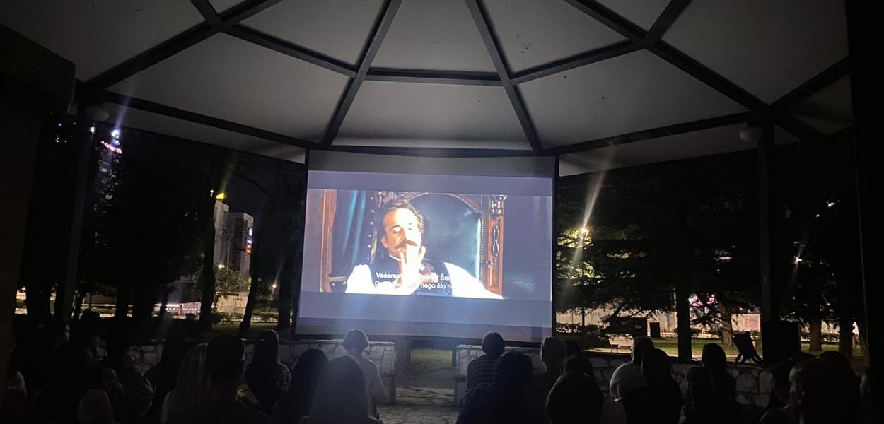 Film "Ana Karenjina" u Njegoševom parku (Foto: Portal ETV/Vjera Ljuljđuraj )