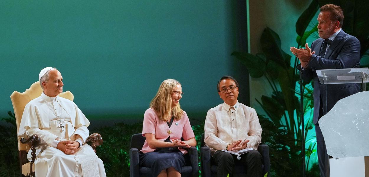Švarceneger sa papom Lavom XIV (Foto: AP/Alessandra Tarantino)