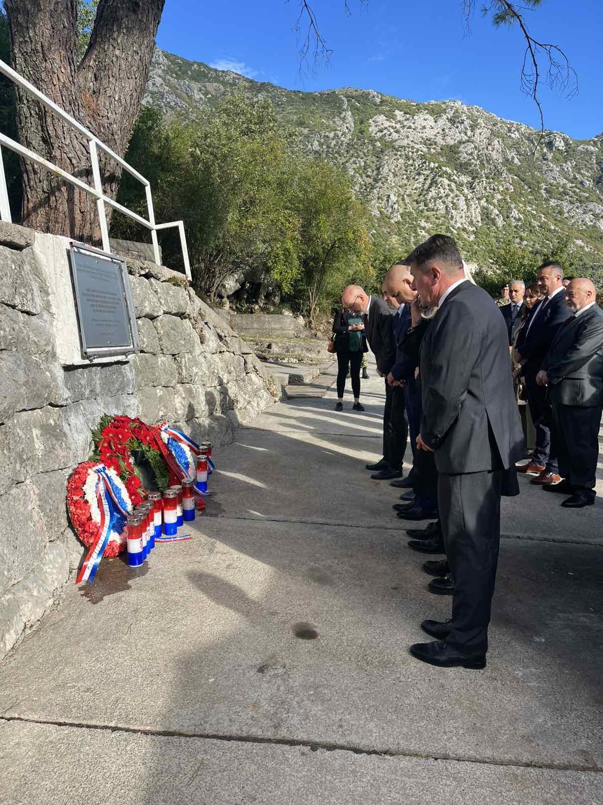 Polaganje vijenaca u Morinju (Foto: Marko Potrebica - Fejsbuk)