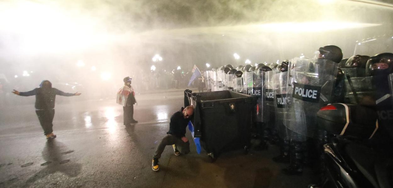 Sa protesta u Tbilisiju, Gruzija, 4. oktobra (Foto: AP/Zurab Tsertsvadze)