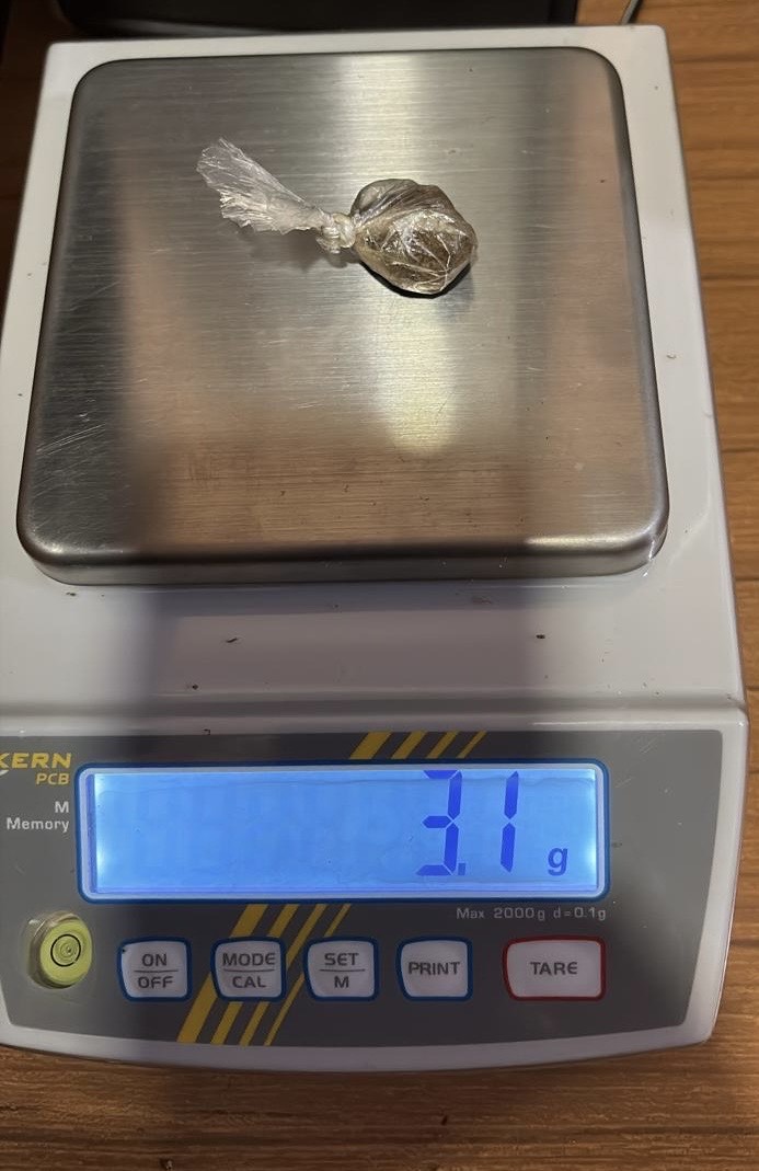 pronađena droga i oružje