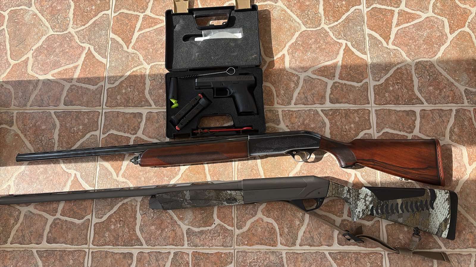 pronađena droga i oružje