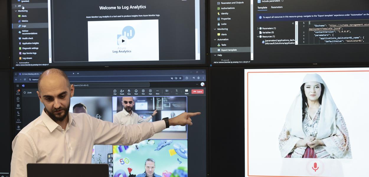 Šef odsjeka za vještačku inteligenciju i licenciranje kriptovaluta Enio Kaso predstavlja albansku "ministarku" Dijela u Tirani 12. septembra 2025. (Foto: AP Photo/Vlasov Sulaj)