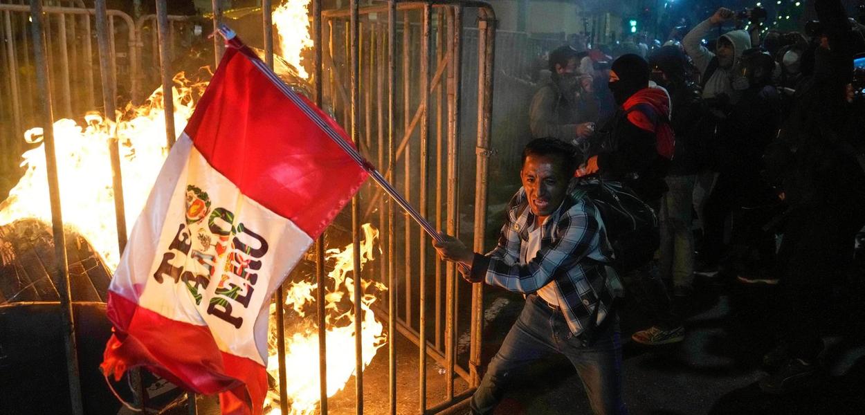 Sa protesta u Peruu, 15. oktobar (Foto: AP Photo/Martin Mejia)