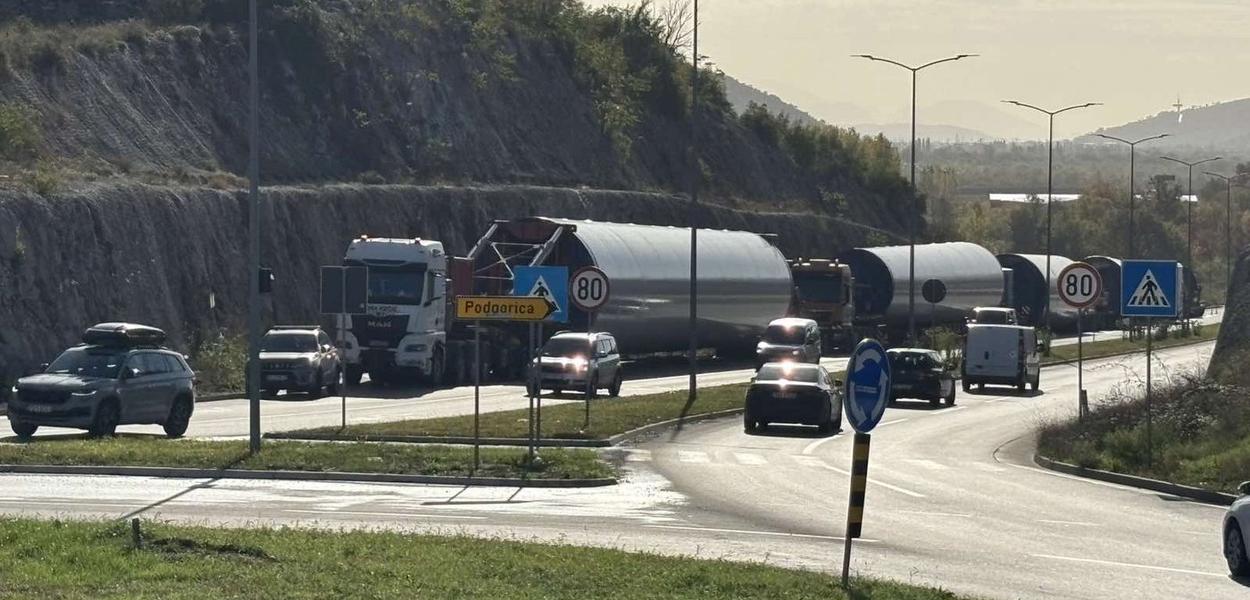 Turbine na putu Podgorica - Danilovgrad (Foto: Portal ETV)