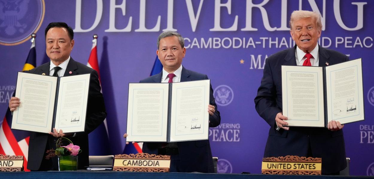 Premijer Malezije, premijer Kambodže, premijer Tajlanda i američki predsjednik (Foto: AP/Mark Schiefelbein)