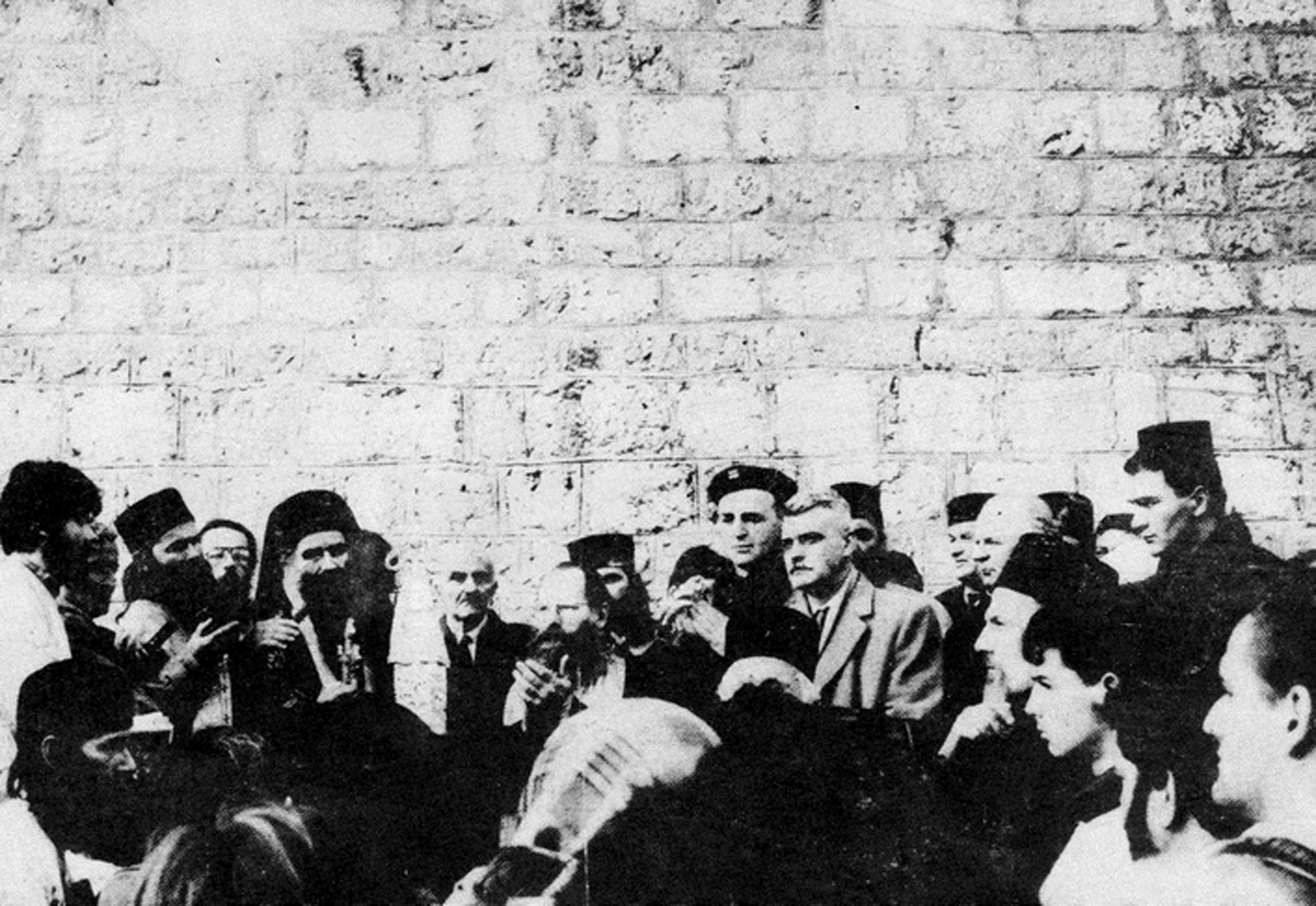 NA ISTOM ZADATKU: Amfilohije Radović i Željko Ražnatović Arkan ispred Cetinjskog manastira 