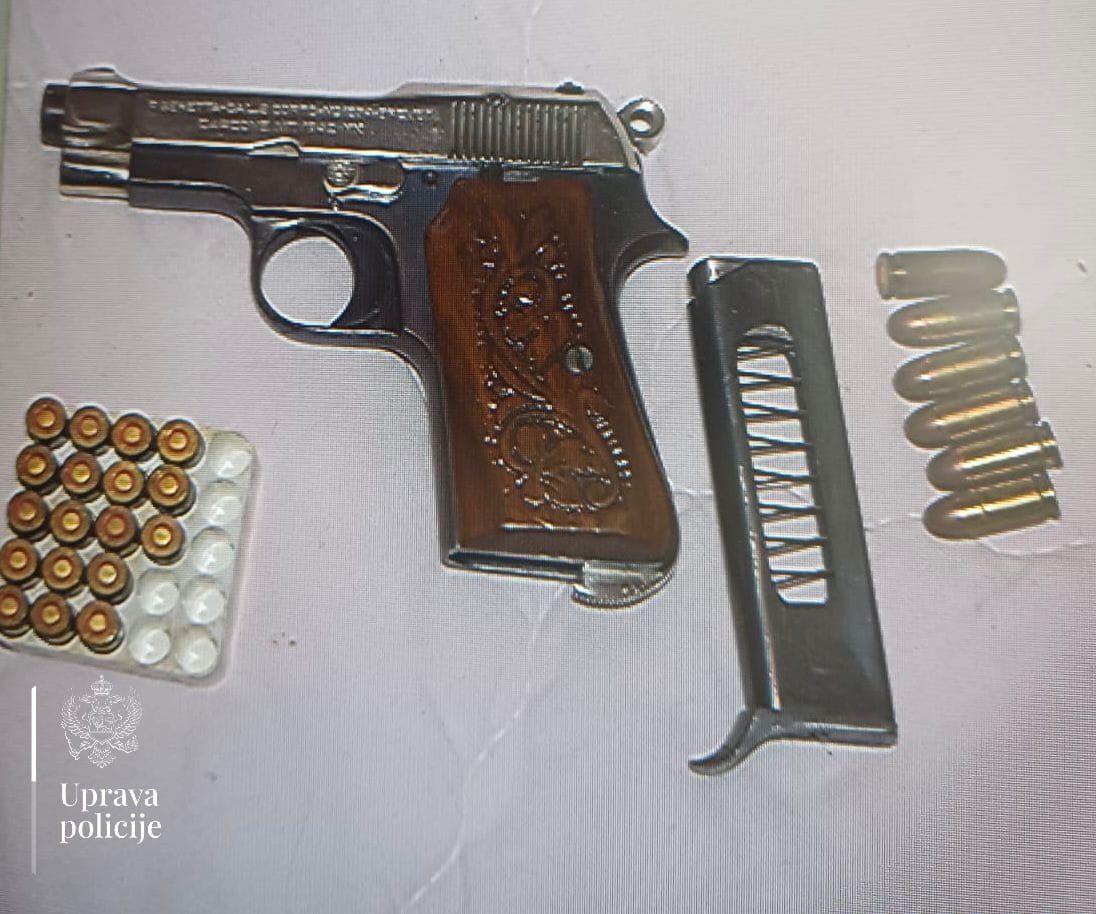 Pronađeno oružje (Foto: Uprava policije)