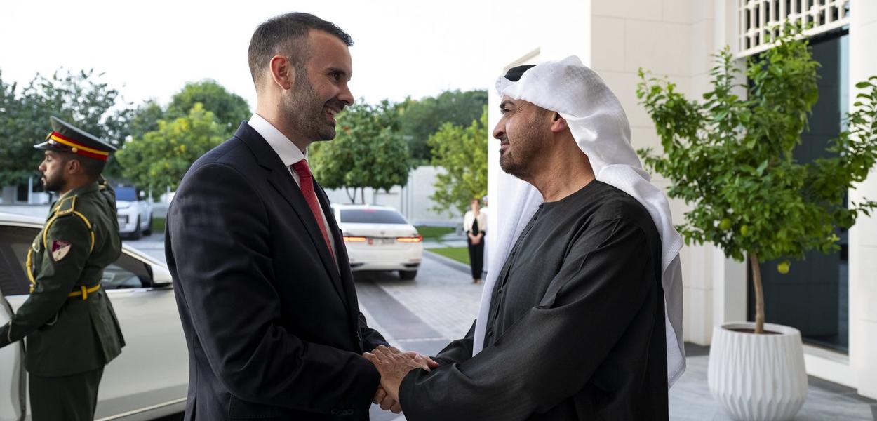 Spajić i Al Nahjan (Foto: Abdulla Al Bedwawi/UAE Presidential Court)