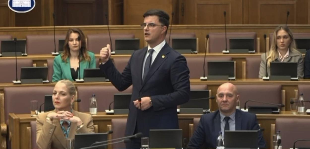 Danilo Šaranović, stop kadar (Foto: Skupština Crne Gore/Jutjub)