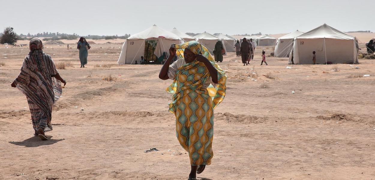 Sudanske žene u kampu za raseljene iz Sjevernog Darfura i drugih oblasti zahvaćenih konfliktom u novoupostavljenom kampu, 13. novembar 2025.  (Foto: AP Photo/Marwan Ali)